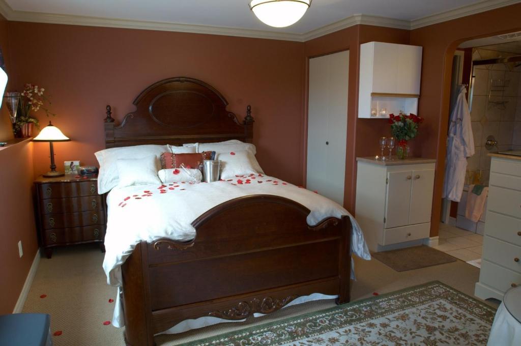 A Vista Villa Couples Retreat Kelowna Habitación foto